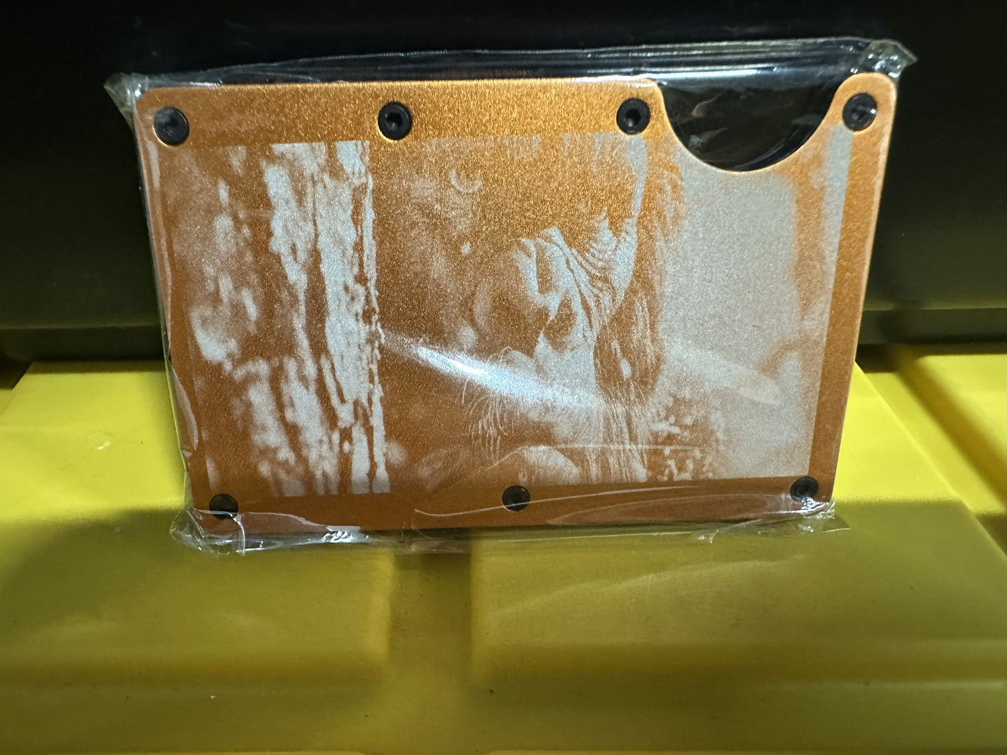 Big foot minimalist wallet