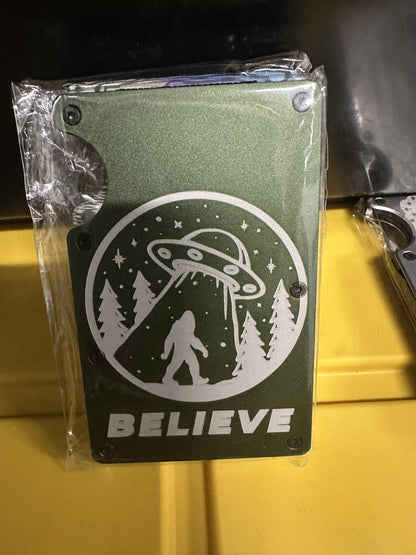 Big foot minimalist wallet