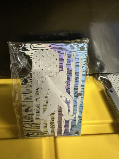 Big foot minimalist wallet